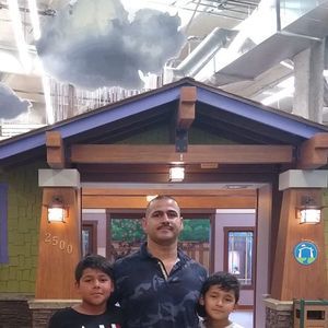 Meet your Posher, Ulises